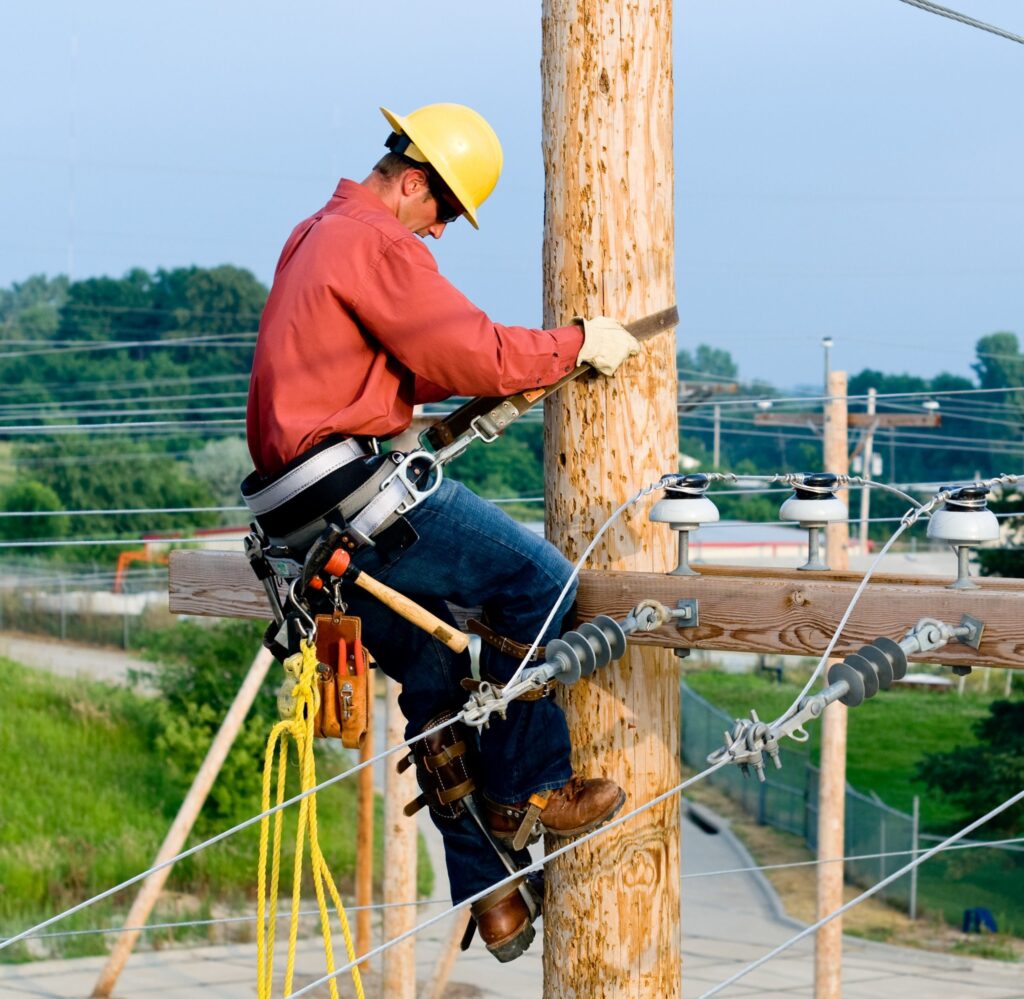 Choosing the Top School to Become a Lineman