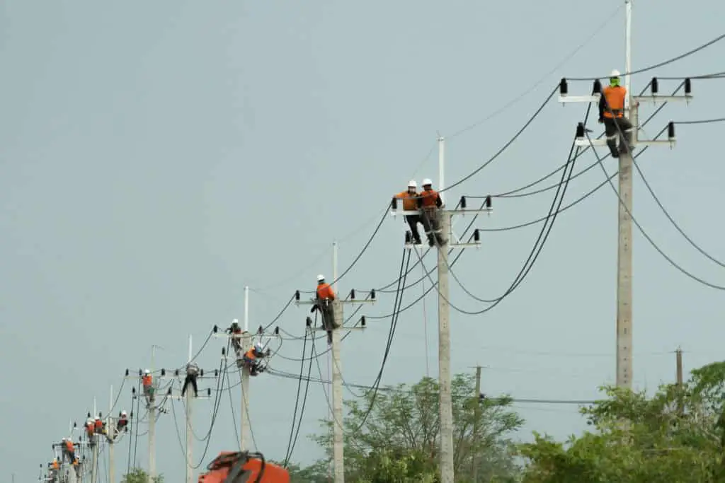 Is Being a Lineman Hard on Your Body?